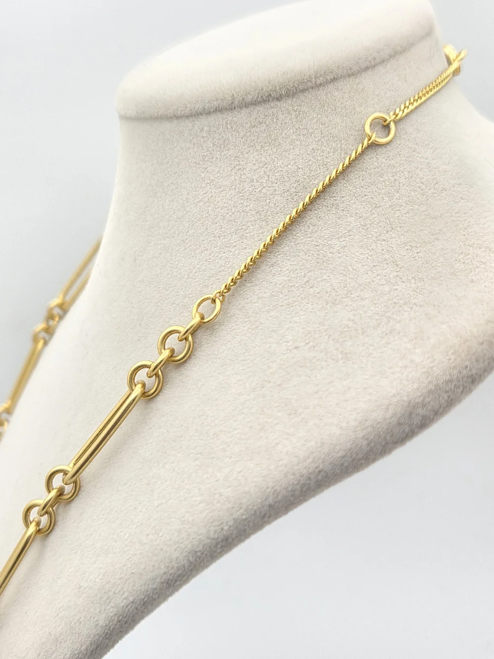 Madewell 18" Gold Tone Mixed Oval & Curb Chain Link Necklace - Picture 6 of 16